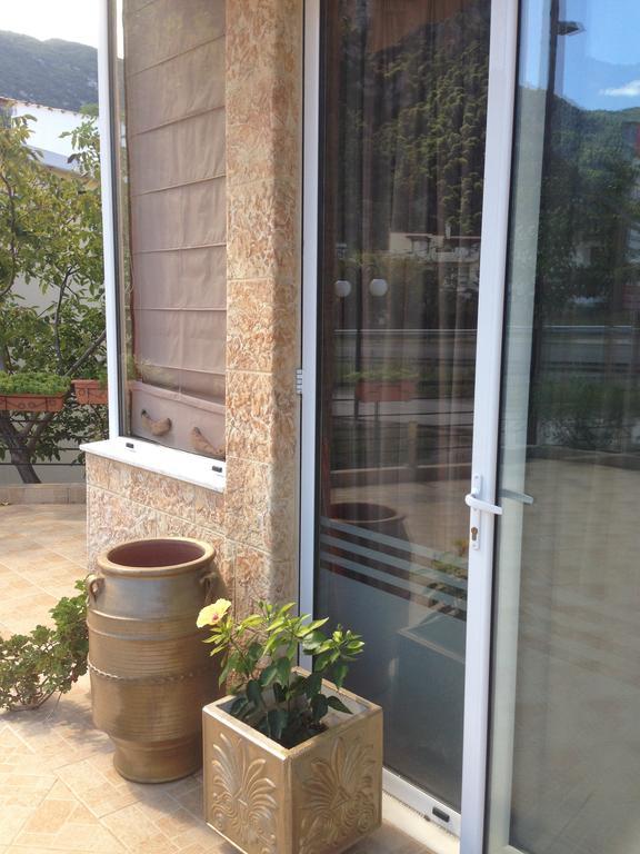 קמנה וורלה Marvi Hotel מראה חיצוני תמונה